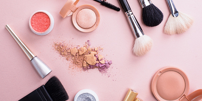   Make-Up Utensilien sauber machen